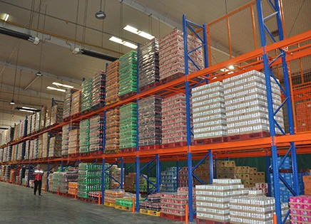 Soluci&oacute;n de almacenamiento en almac&eacute;n de alimentos y bebidas
